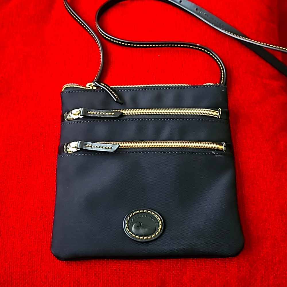 Dooney & Bourke🦆Nylon North South Triple Zip Crossbody